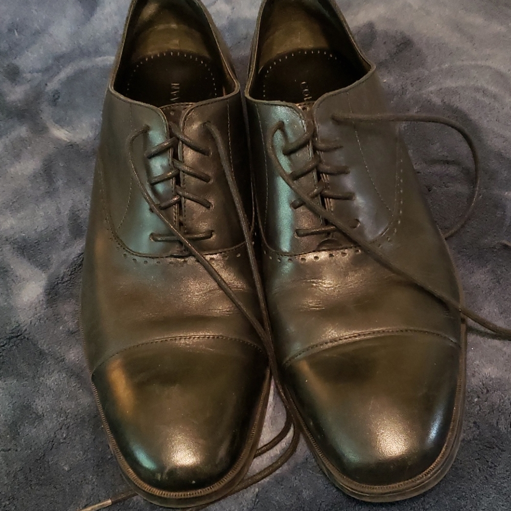 Cole Haan laceup black leather dress shoes